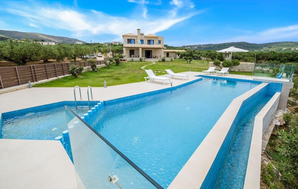 Villa Aloni