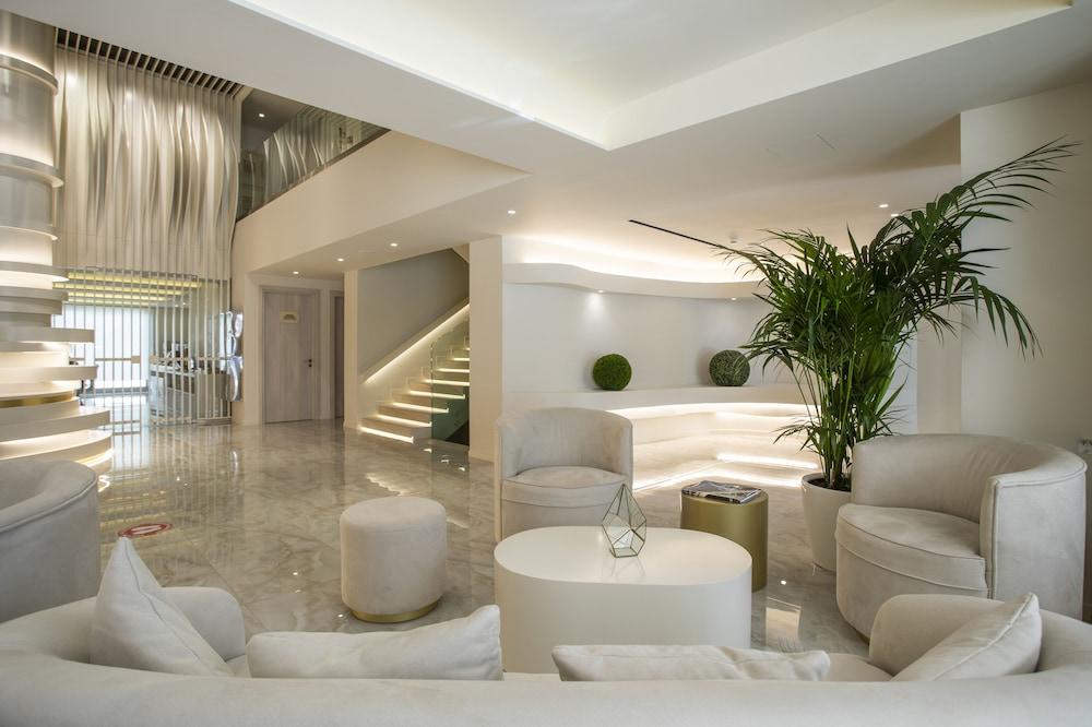 Green Suites Boutique Hotel