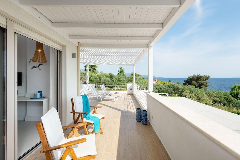 Akti Elia Villas