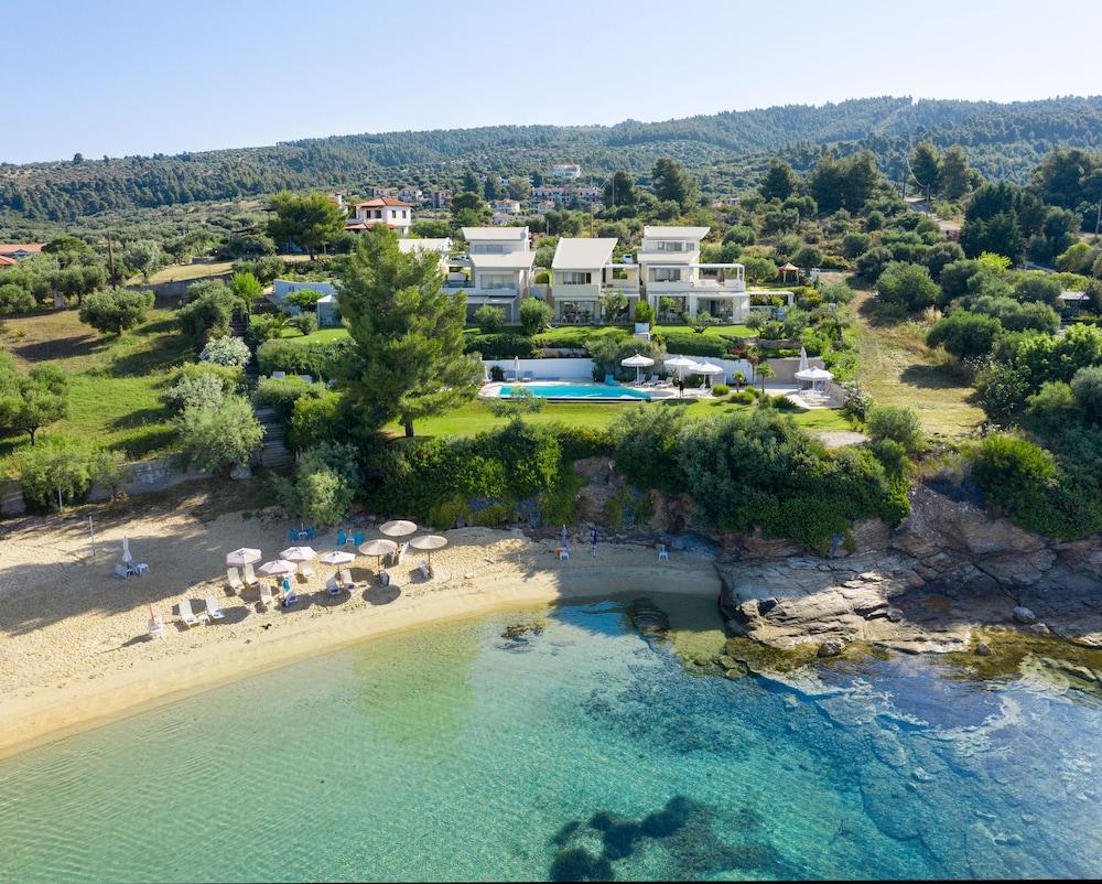 Akti Elia Villas