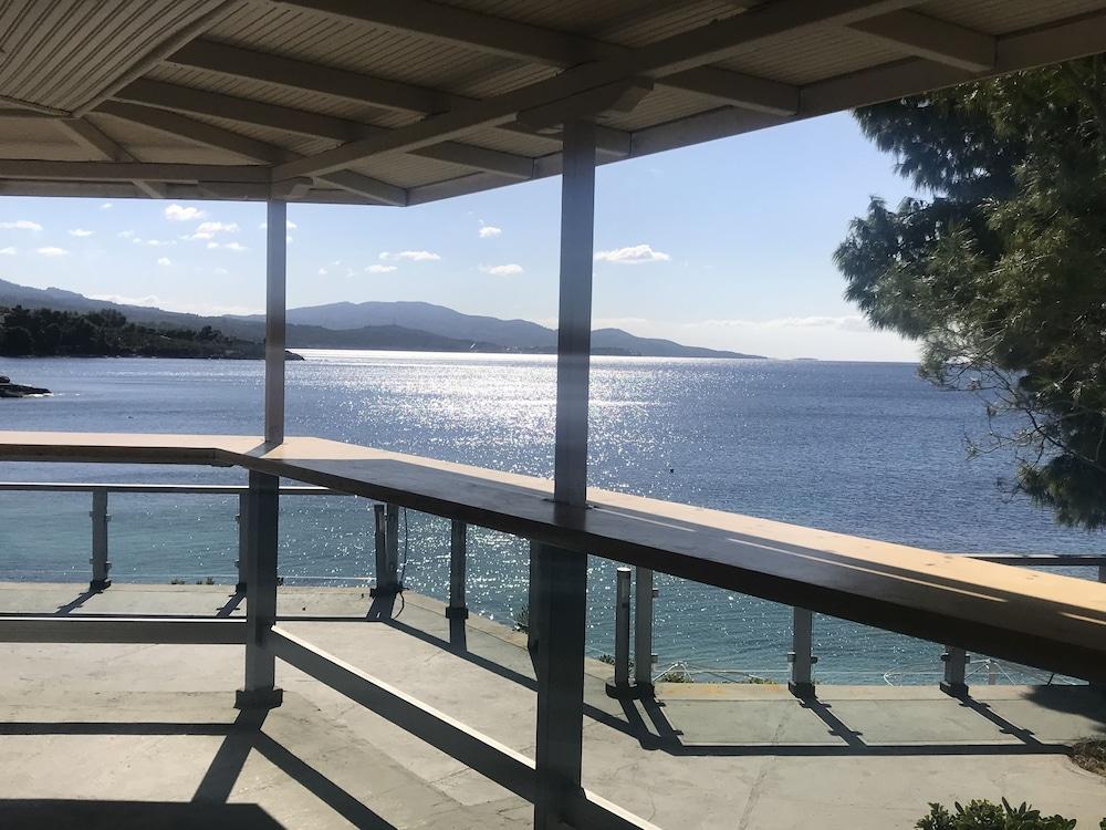 Akti Elia Villas