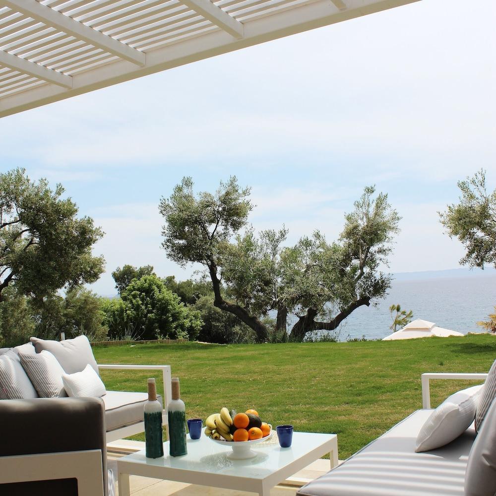 Akti Elia Villas