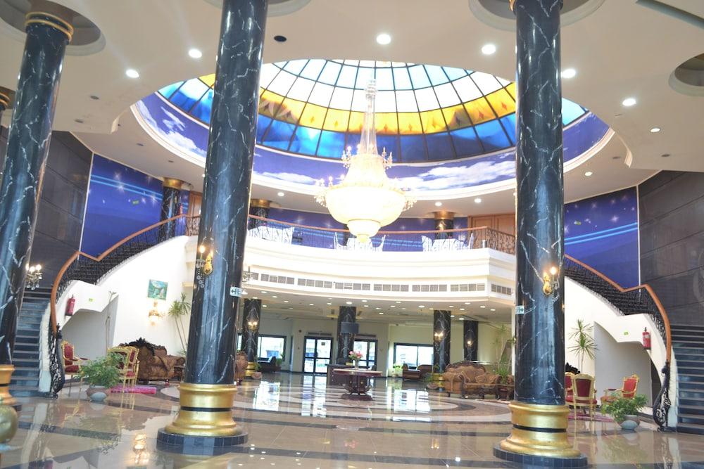 Green Desert Hotel