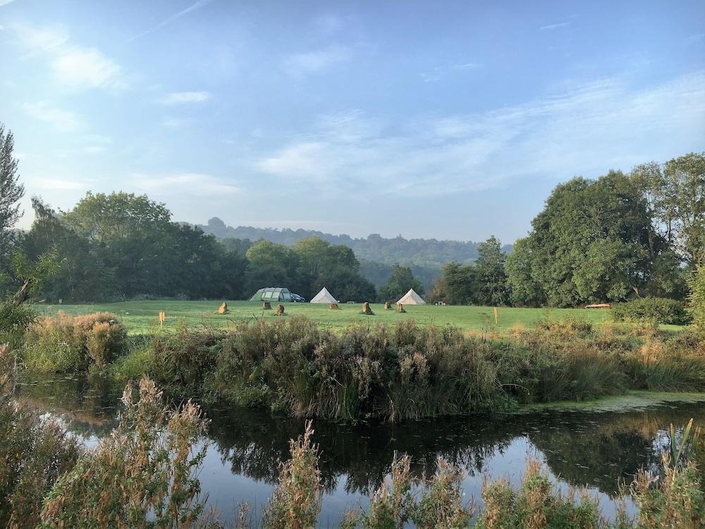 Cotswolds Camping At Holycombe
