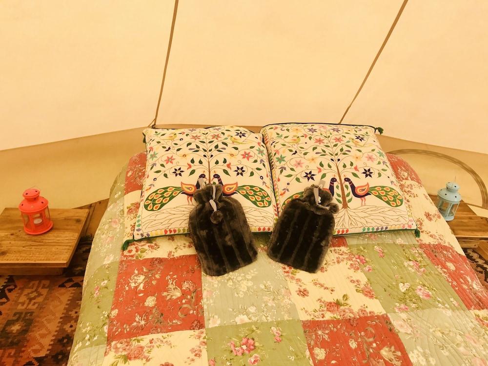 Cotswolds Camping At Holycombe