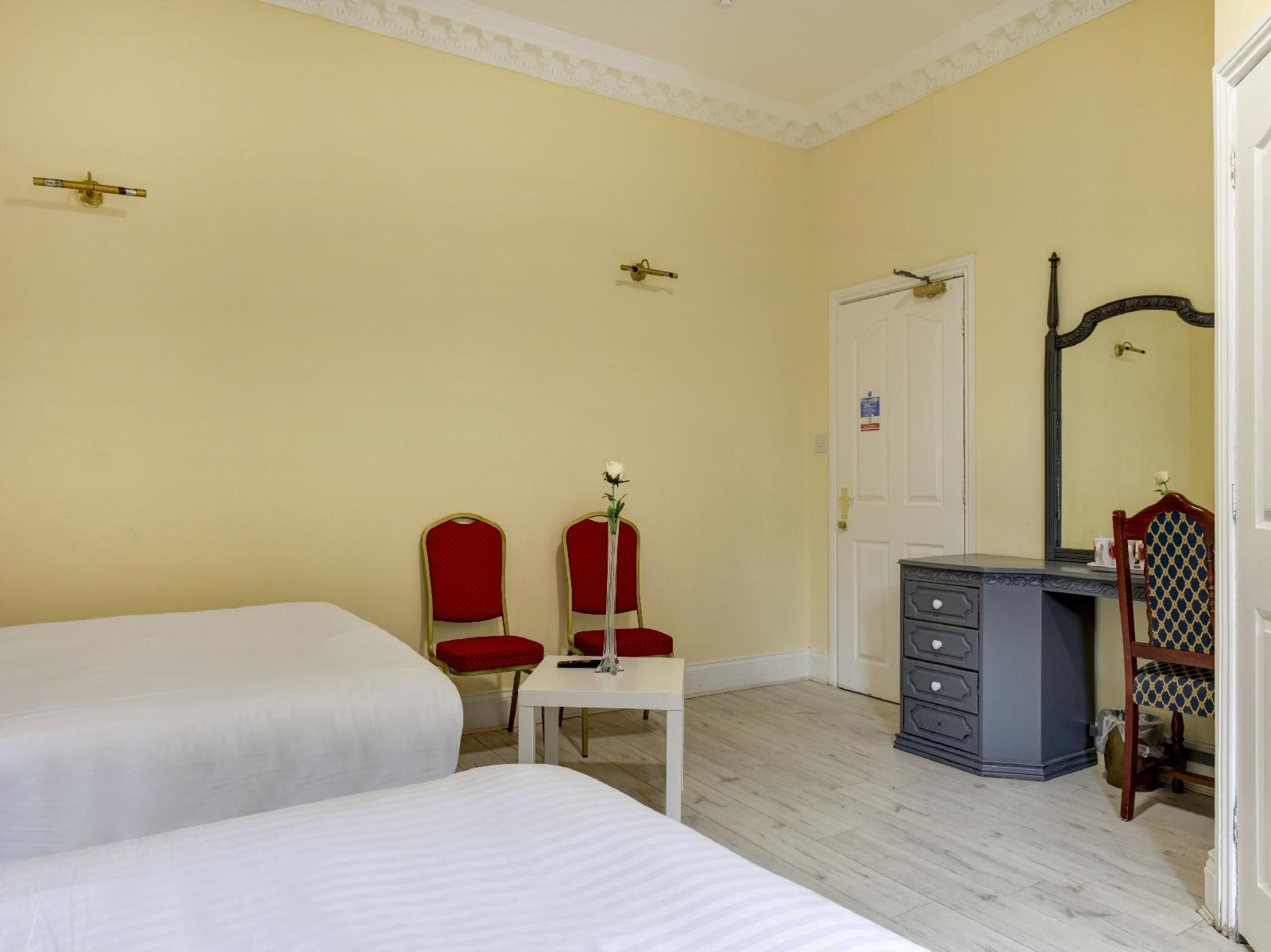 Empire Hotel
