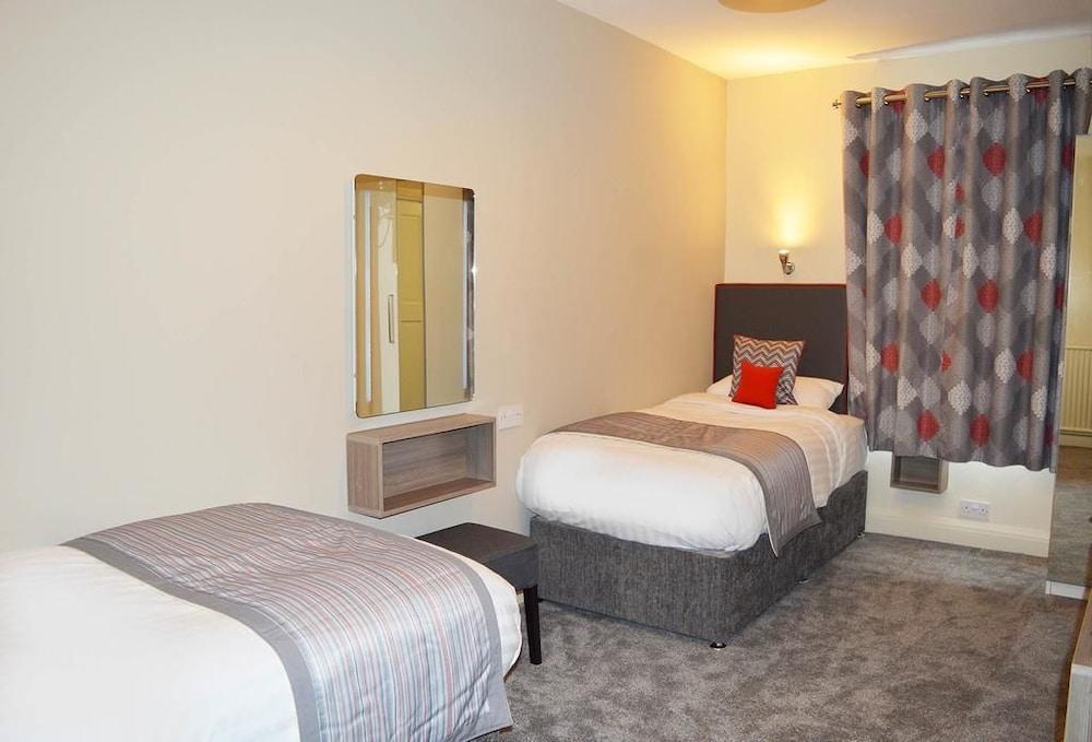 Carlton Hotel