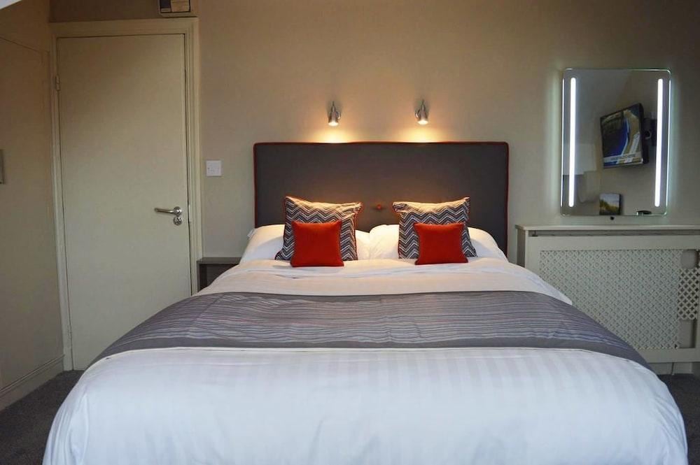 Carlton Hotel