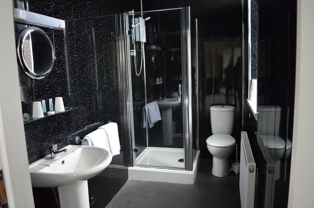 Carlton Hotel