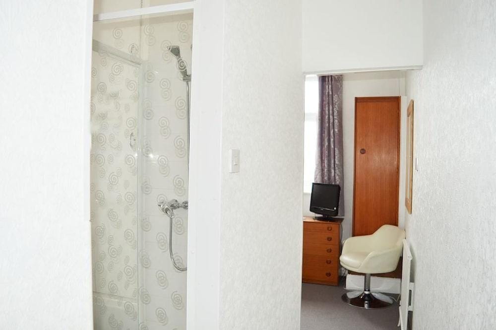 Carlton Hotel