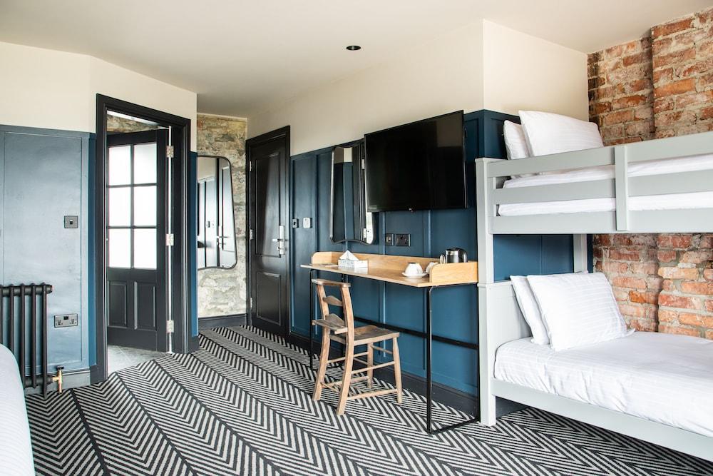 The Avoca Hotel
