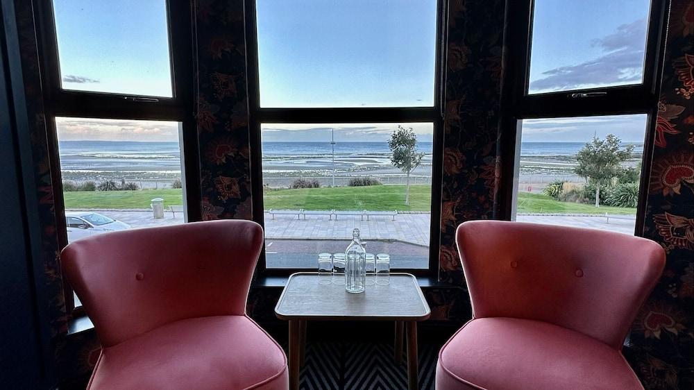 The Avoca Hotel
