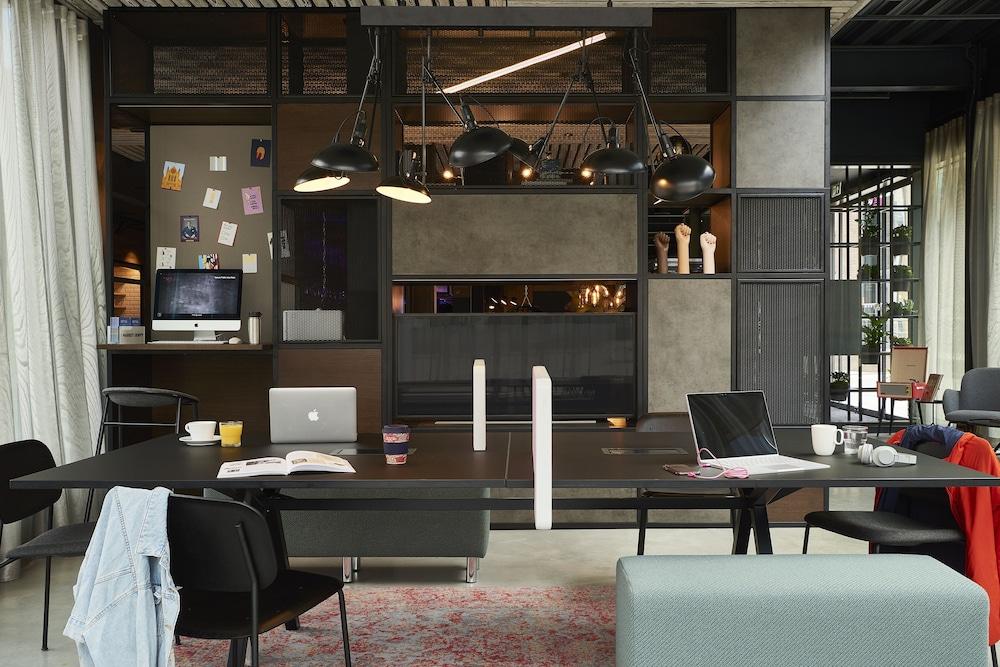 Moxy Birmingham NEC