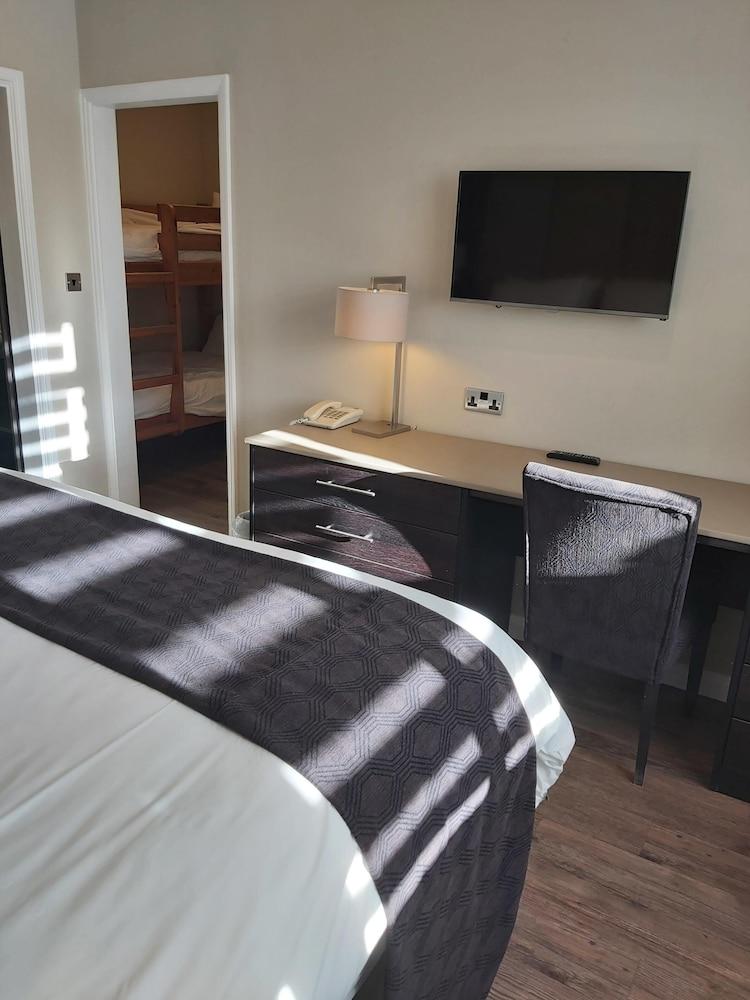 The Crown Lodge Hotel