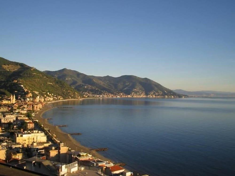 Hotel Tritone