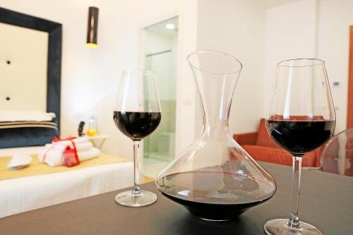 Hemi Luxury Suites