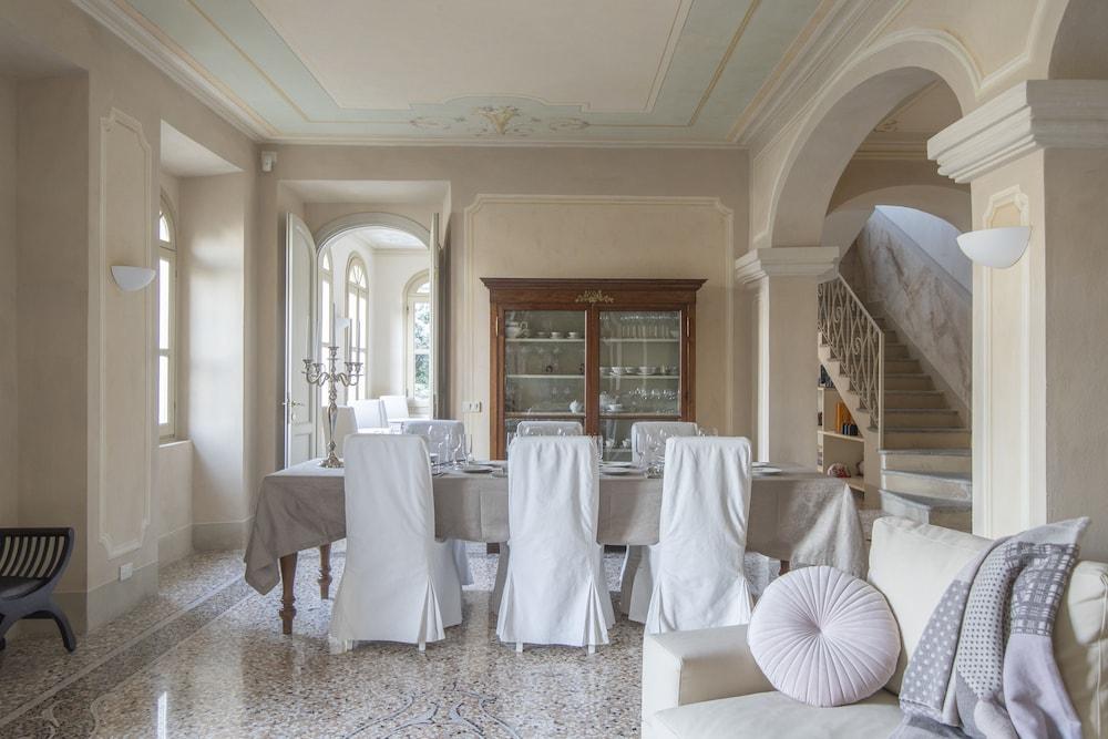 Villa Costanza