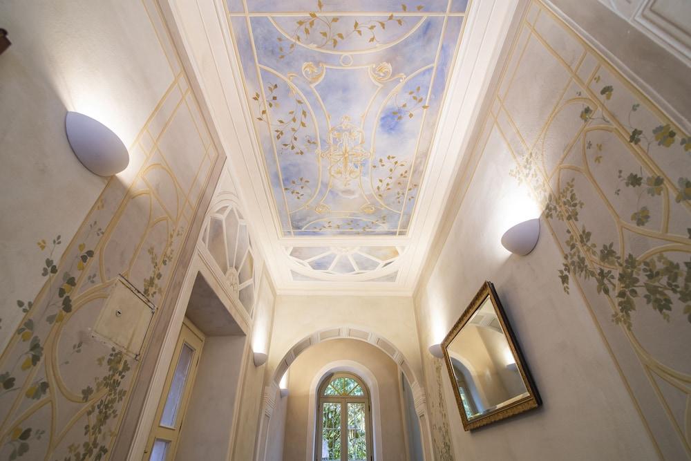Villa Costanza