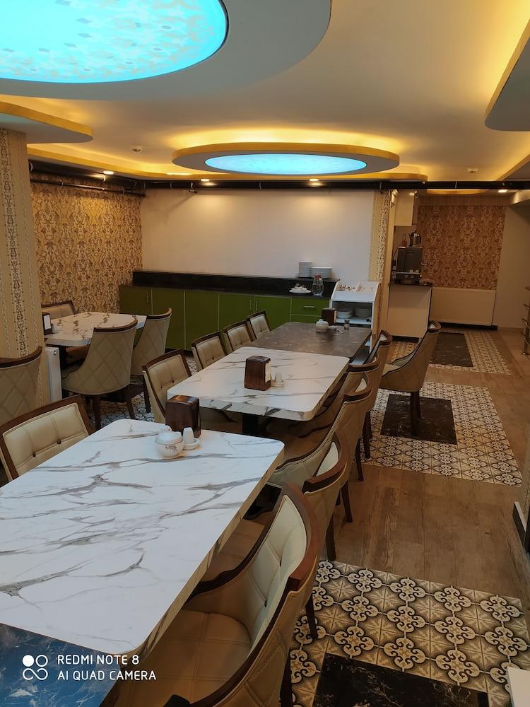 Akdeniz Van Otel