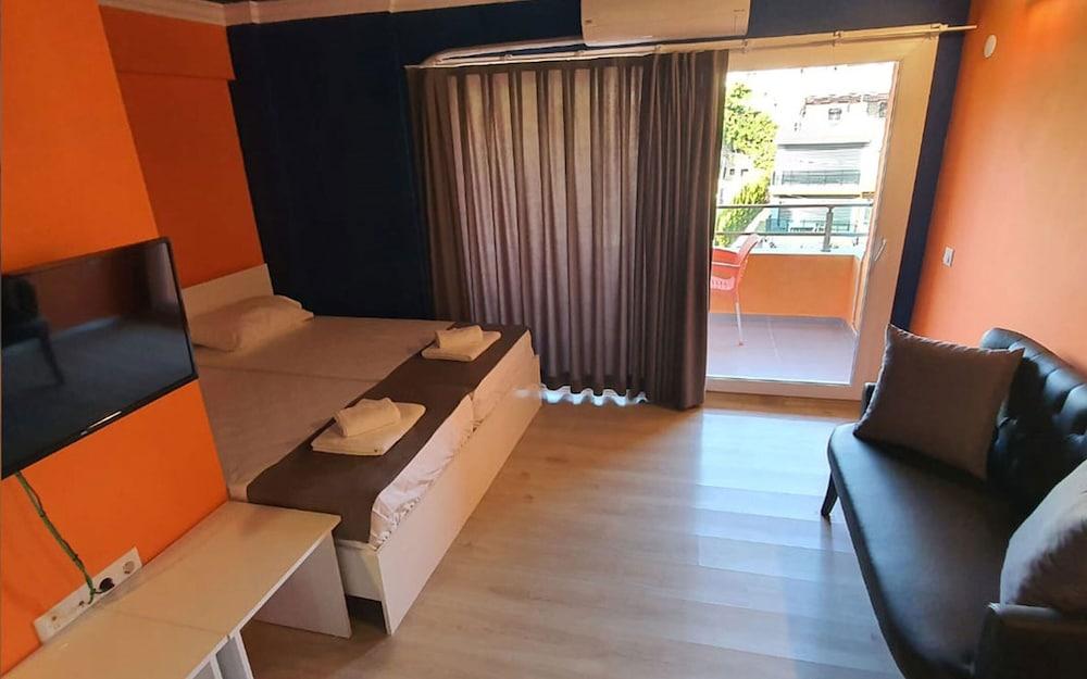 Dolly Apartments