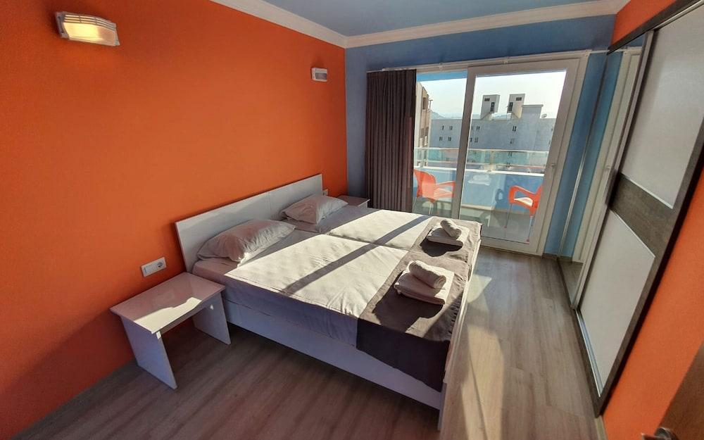 Dolly Apartments