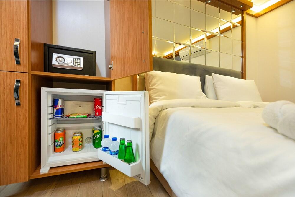 Seven Rooms Oldcity Hotel