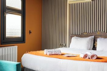 Wonder Wood Hotel