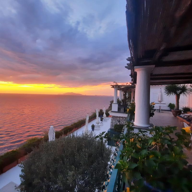 Villa Blue Grotto Bay