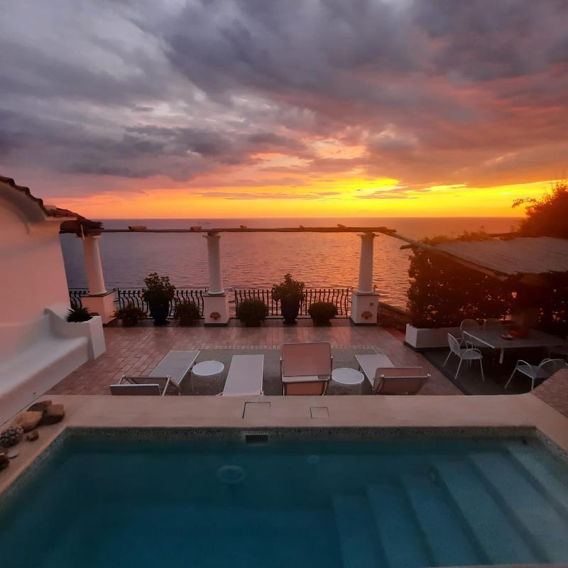 Villa Blue Grotto Bay
