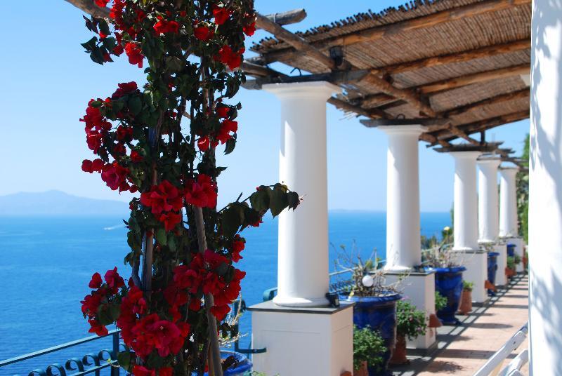 Villa Blue Grotto Bay