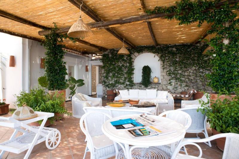 Villa Blue Grotto Bay