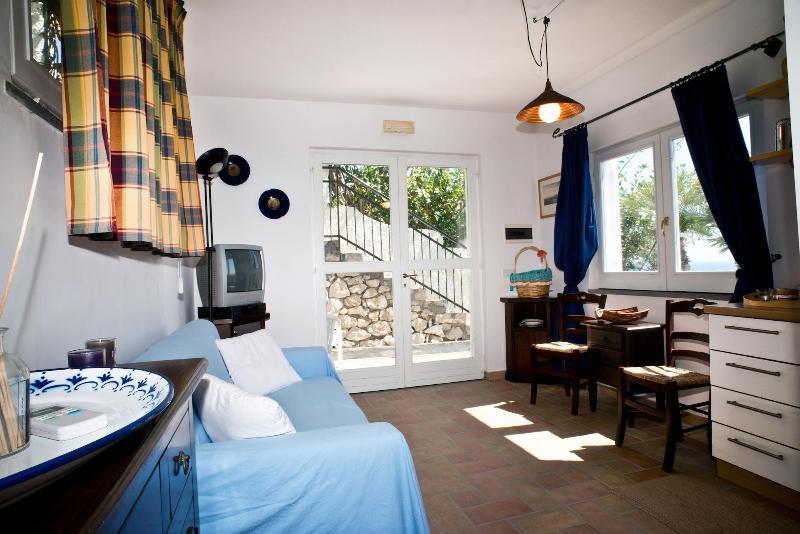 Villa Blue Grotto Bay