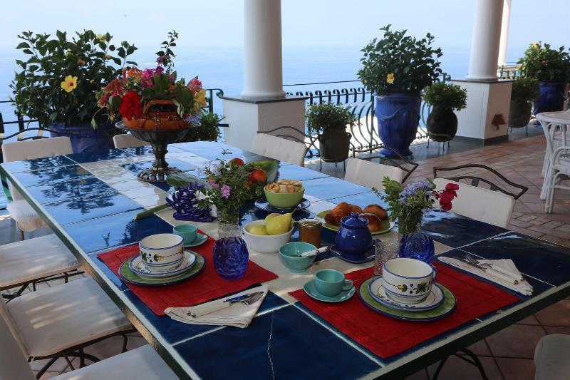 Villa Blue Grotto Bay