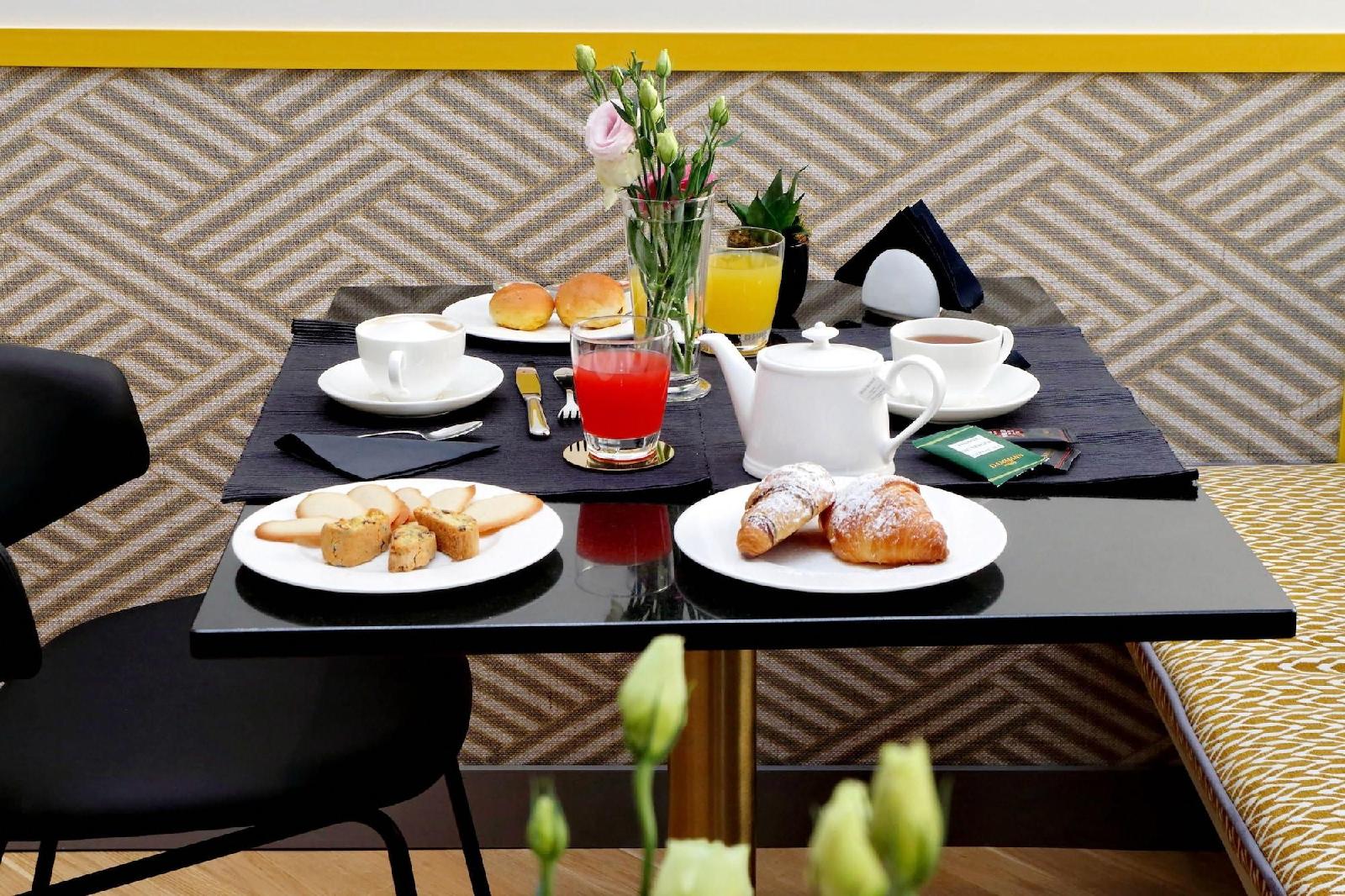 Roma Five Suites