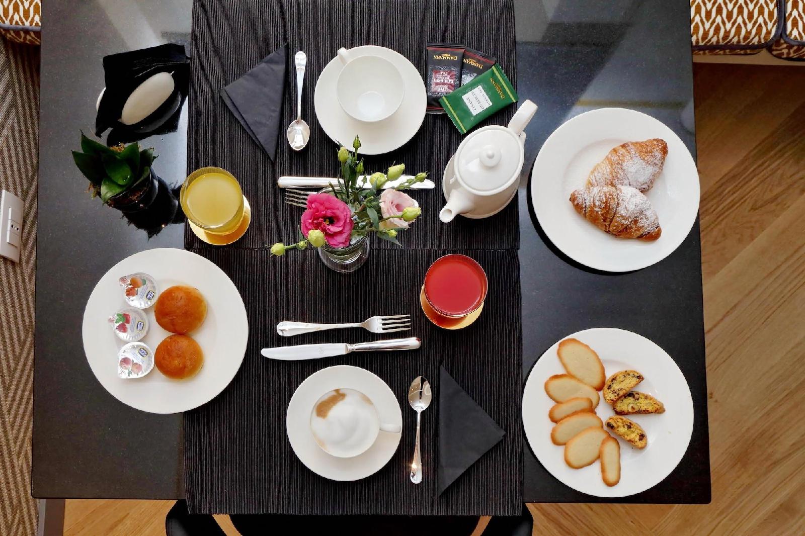 Roma Five Suites