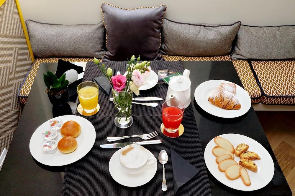 Roma Five Suites