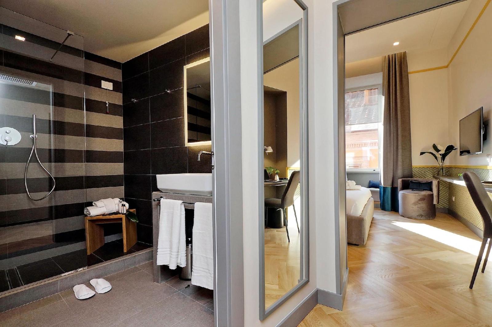 Roma Five Suites