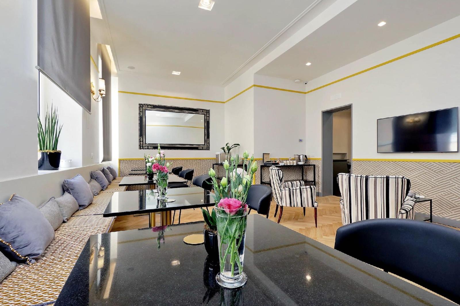 Roma Five Suites