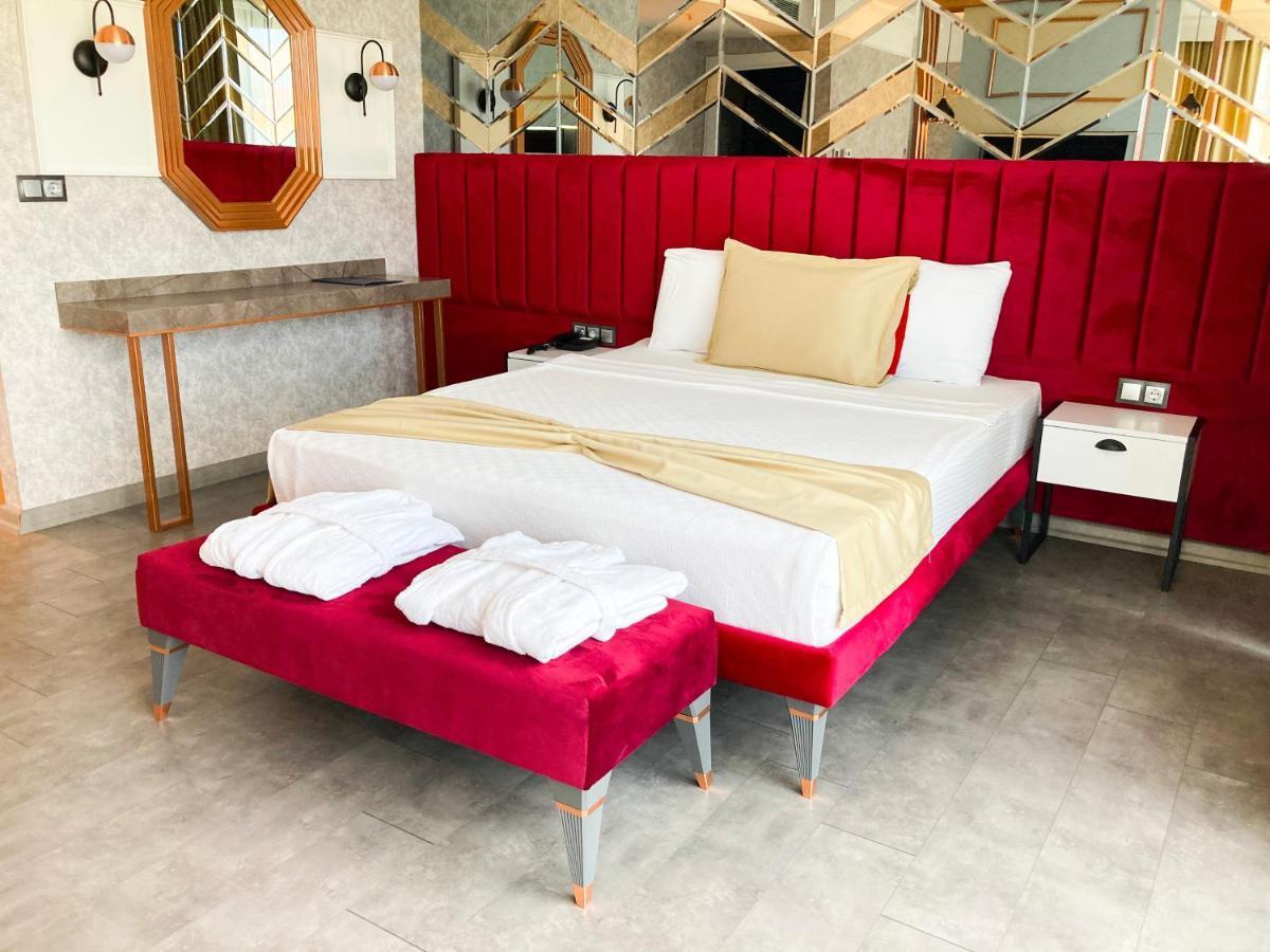 Nenessa Hotel