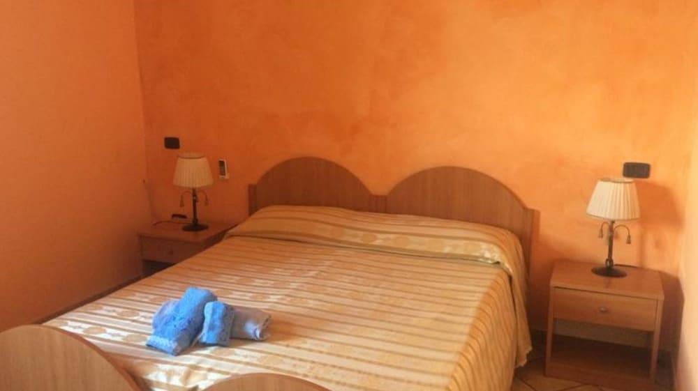 Hotel Chisari