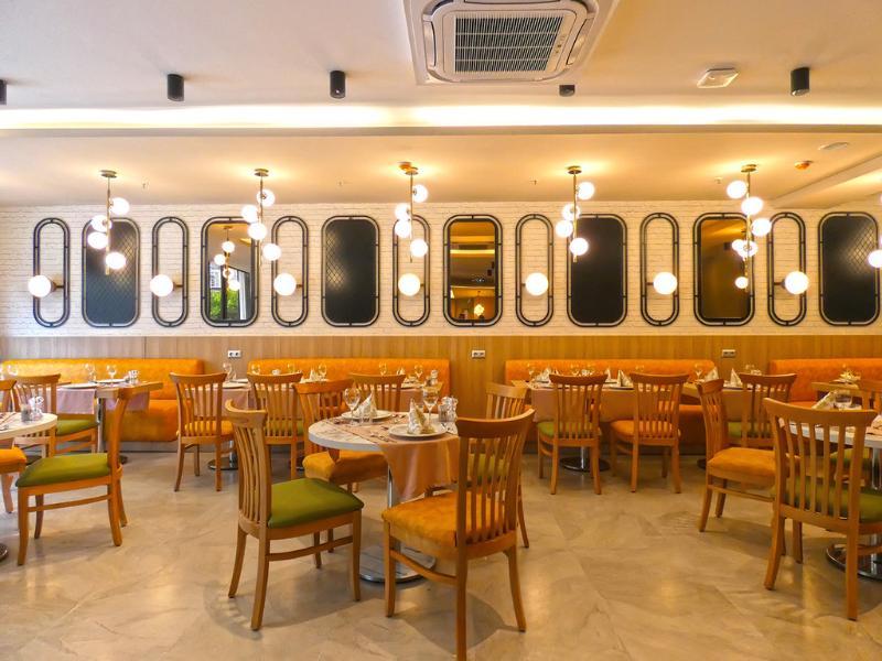 Old Town Point Hotel & Spa