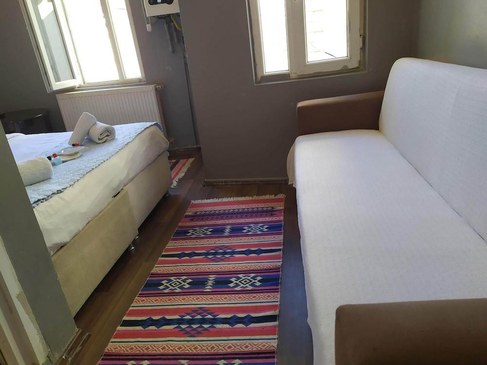 White Apart Hotel
