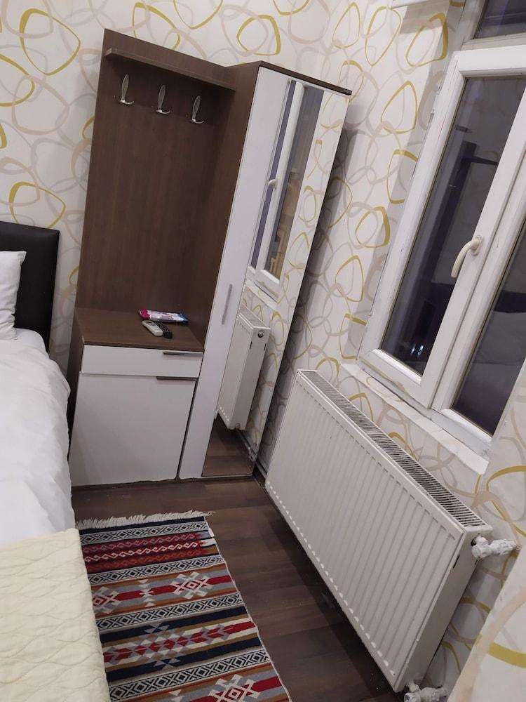 White Apart Hotel