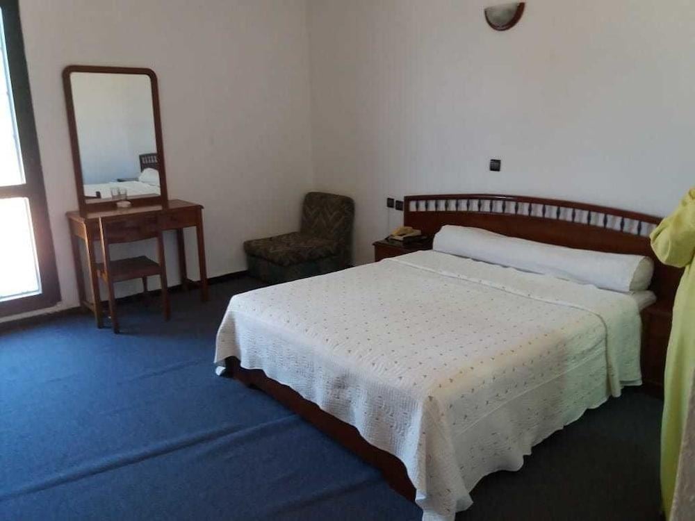 Hotel Choumis