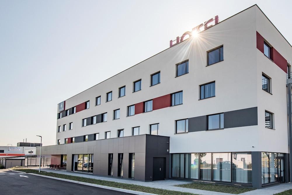 Atolon Park Hotel