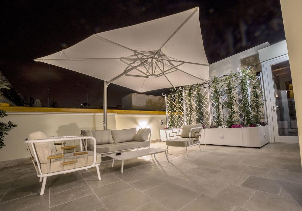 Edward Rooms & Wellness
