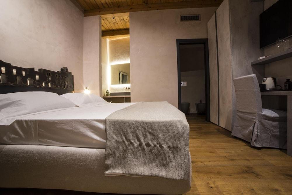 Edward Rooms & Wellness