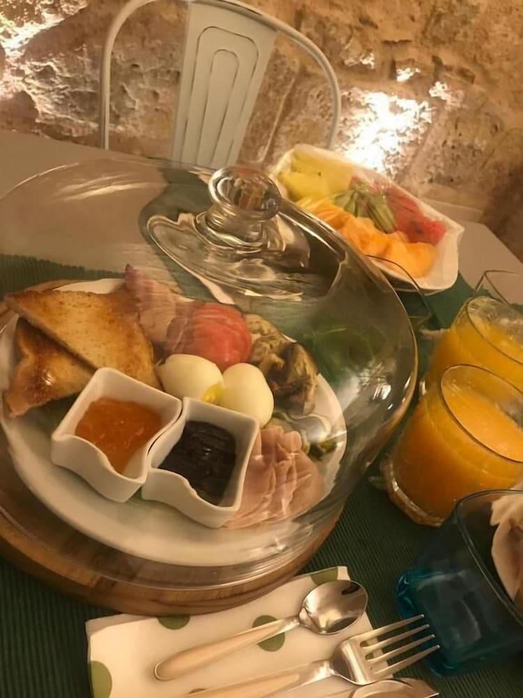 Edward Rooms & Wellness
