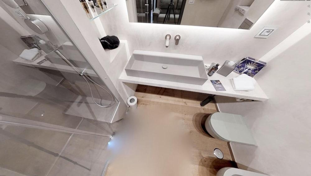 Edward Rooms & Wellness