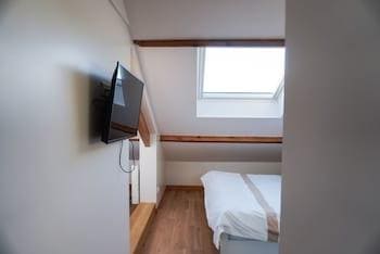 La Maison Charentonneau